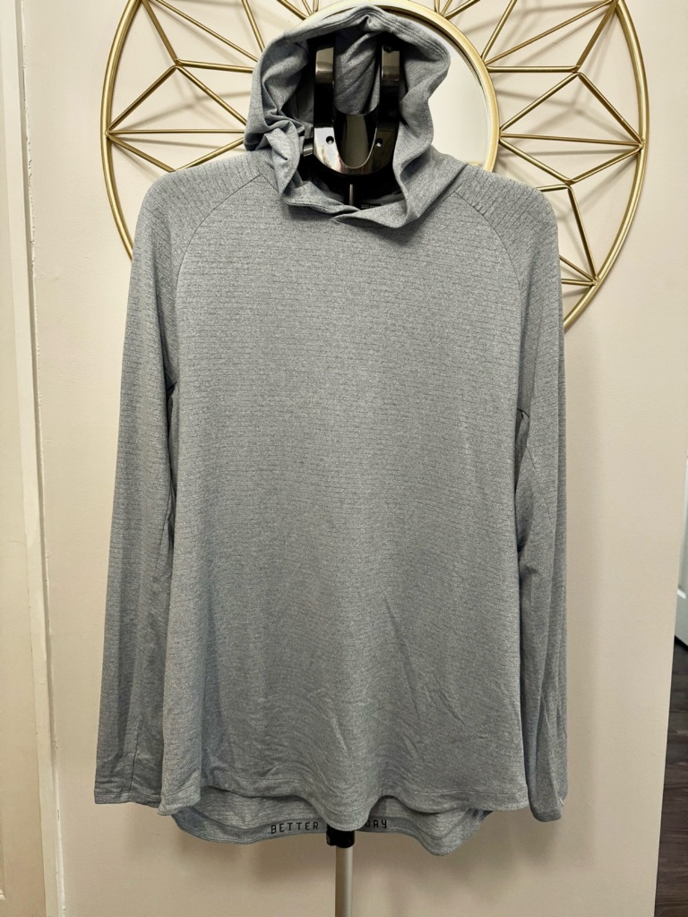 lululemon athletica Men's Long Sleeve Hooded Tee in Light Gray